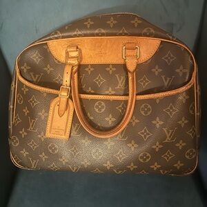 100% Authentic Louis Vuitton Monogram Deauville